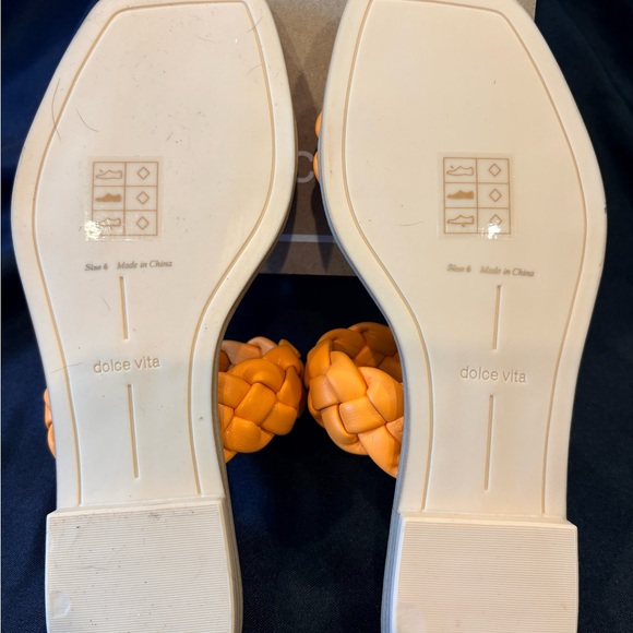 Dolce Vita Indy Slide Sandal in Orange - Size 6 NWT - Picture 2 of 8